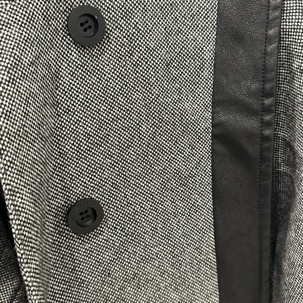 Wool coat - Picture 8 of 9